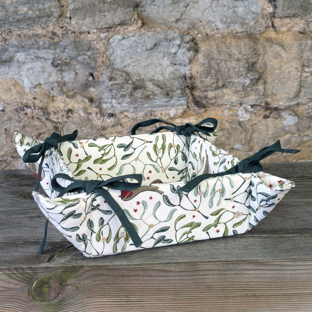 Robin & Mistletoe Bread Basket